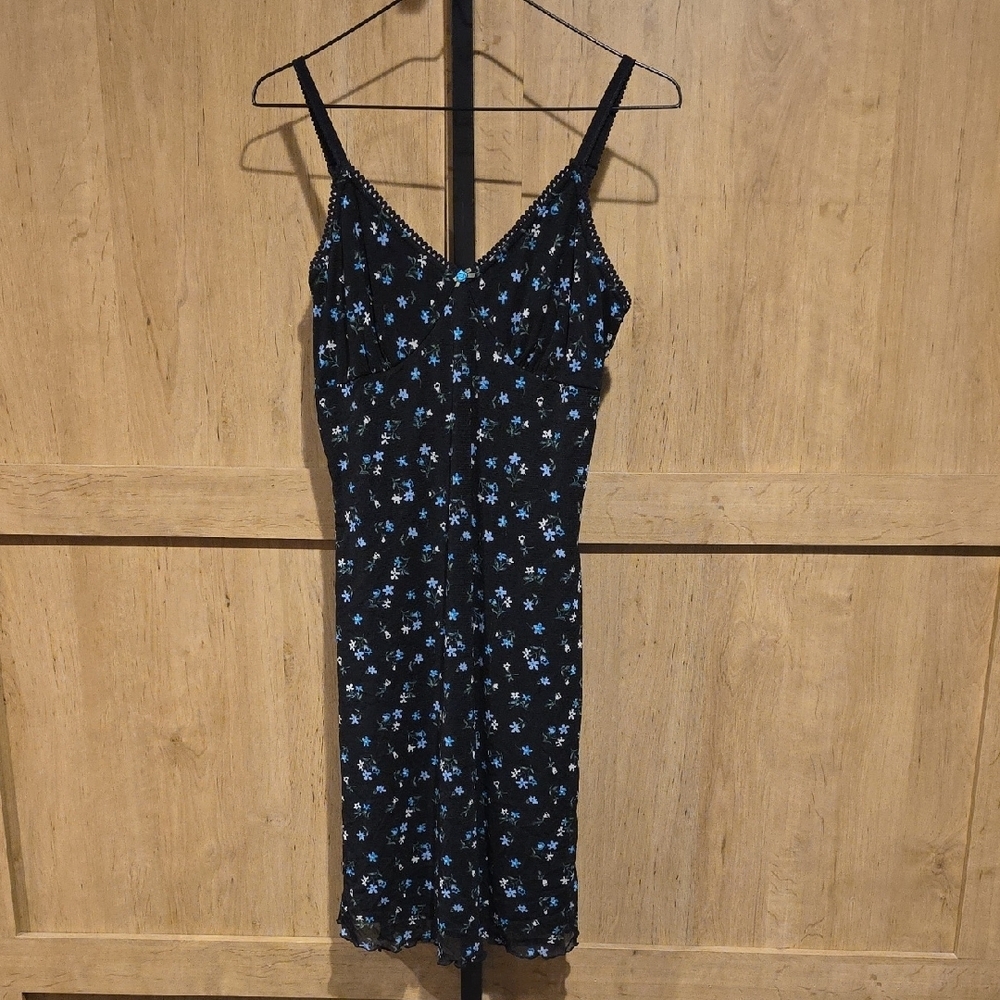 (J56) Woman's Sz 8 Chic Black Floral Midi Dress